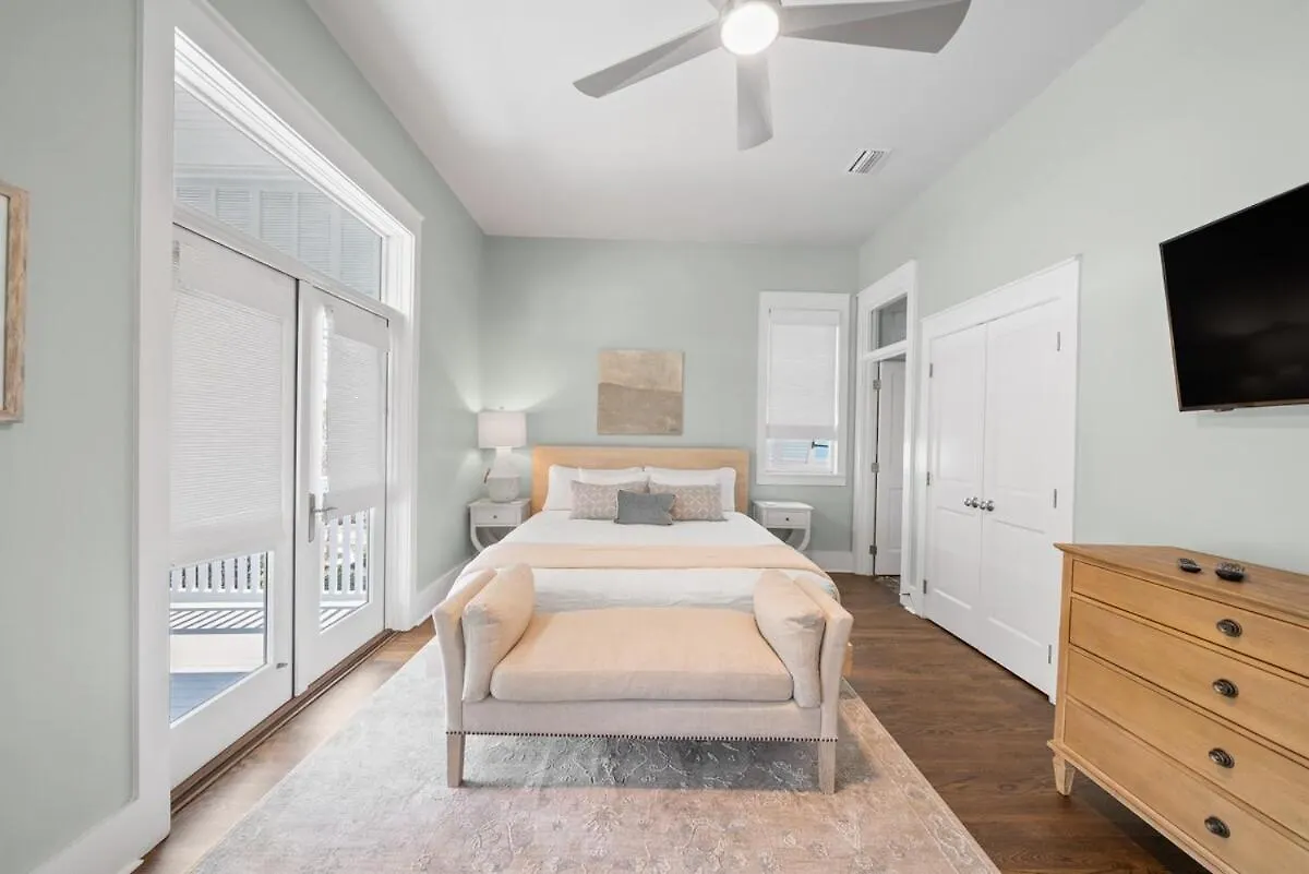330 Beachside Premium Gulf Front Beach Service Now Included بنما سيتي بيتش بيت للعطل