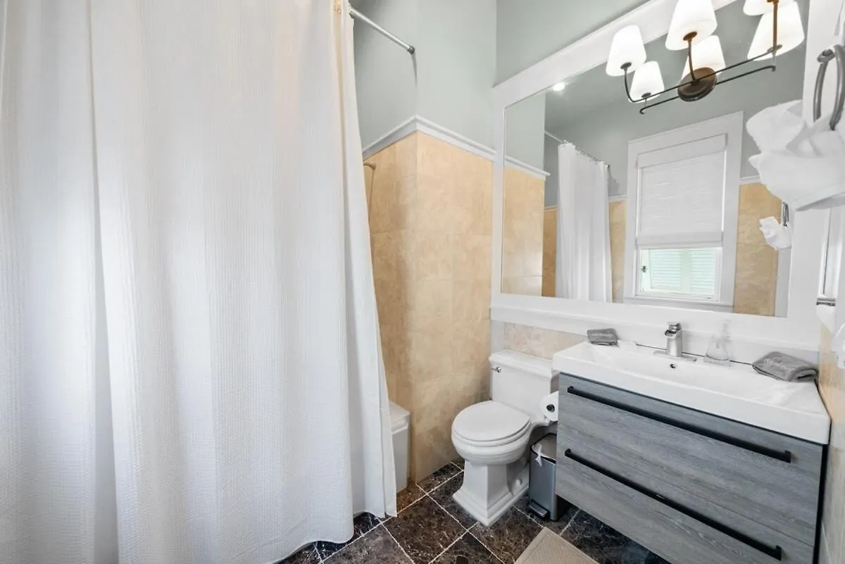330 Beachside Premium Gulf Front Beach Service Now Included بنما سيتي بيتش