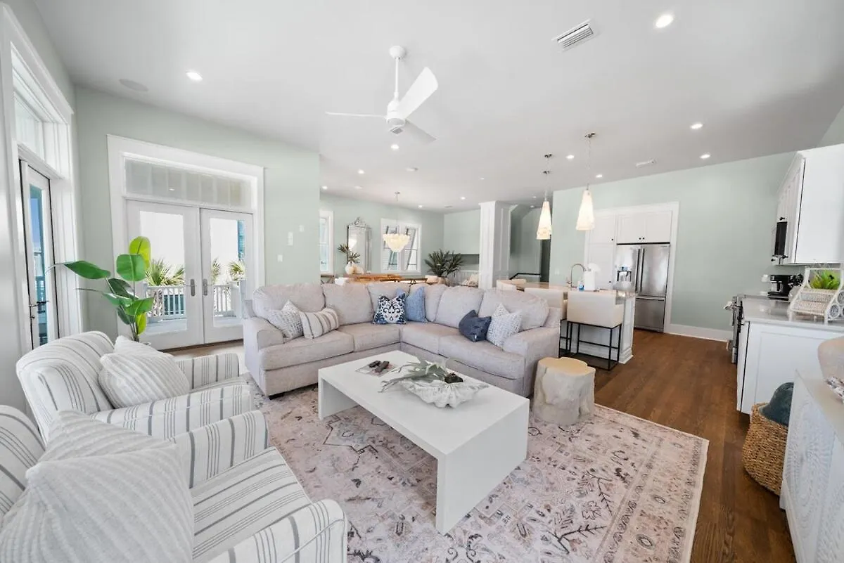 330 Beachside Premium Gulf Front Beach Service Now Included 파나마 시티